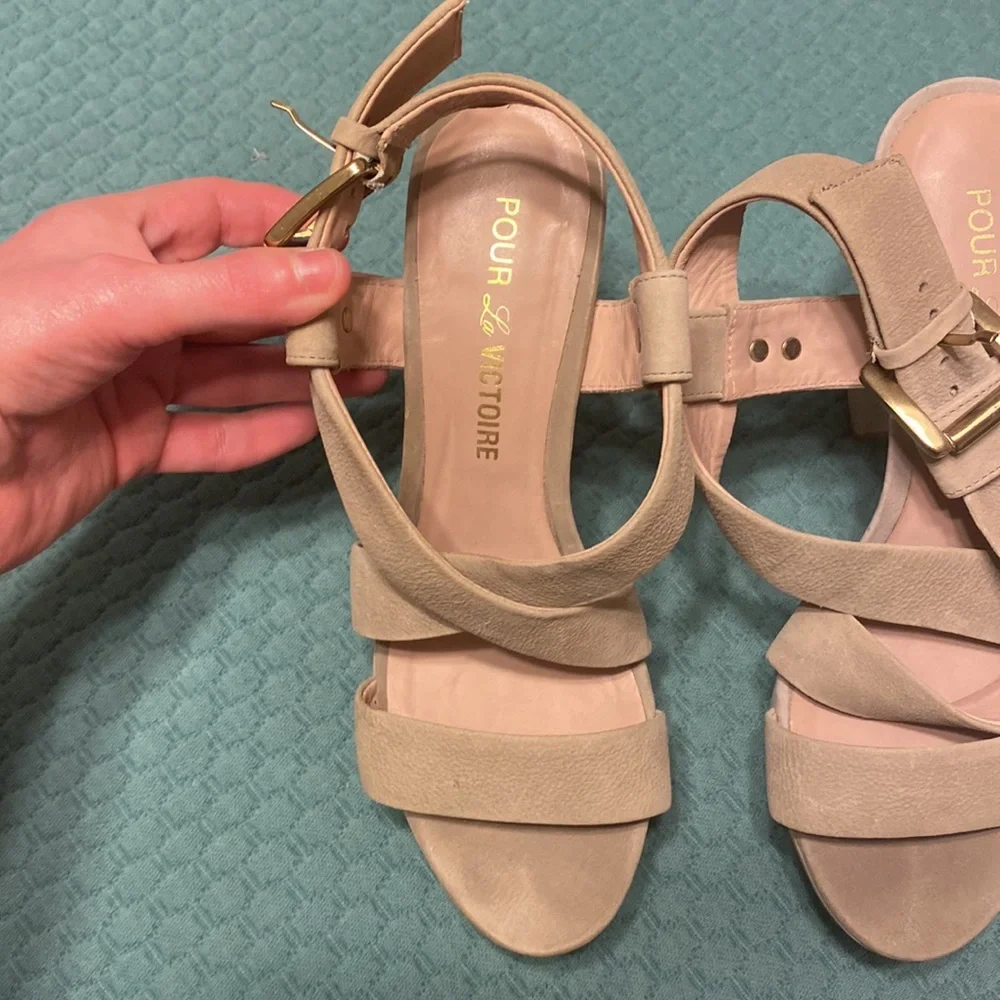Pour La Victoire Nealla Nubuck Leather Platform Heel